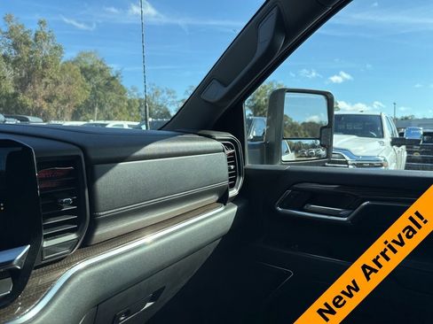 Used 2024 Chevrolet Silverado 2500 LT image 18