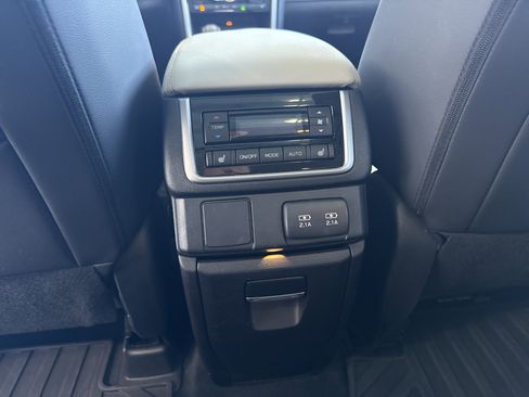 Used 2022 Subaru Ascent Limited w/ Technology Package image 40
