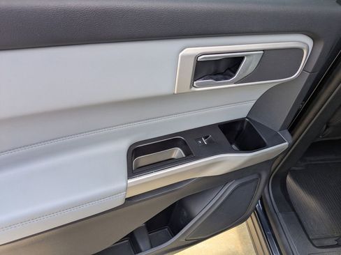 Used 2023 Ford Explorer XLT w/ Equipment Group 202A image 12