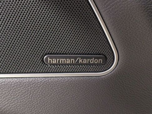 Used 2018 Maserati Levante image 26