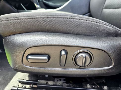 Used 2018 Chevrolet Malibu LS image 18