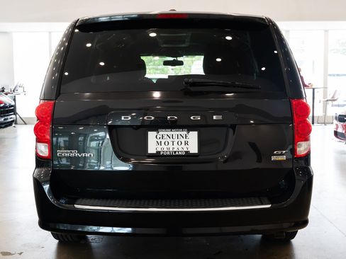 Used 2018 Dodge Grand Caravan GT FWD image 5