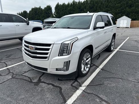 Used 2016 Cadillac Escalade Premium image 5