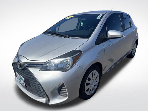 Used 2016 Toyota Yaris L FWD image 3