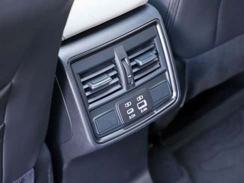 Used 2025 Subaru Forester Limited image 40