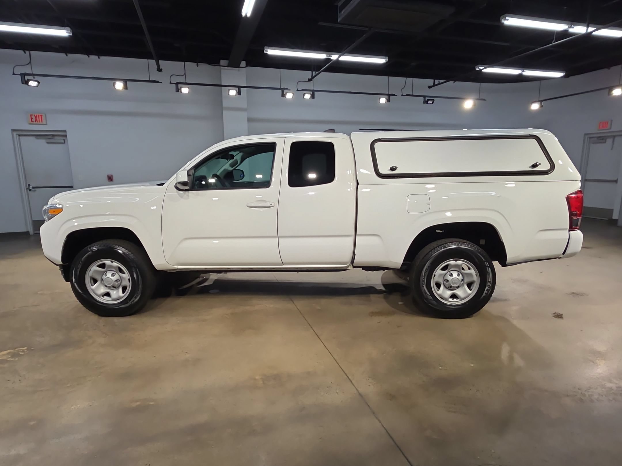 Used 2021 Toyota Tacoma SR RWD image 4