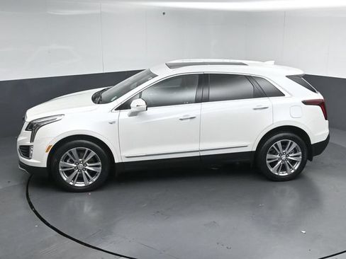 Used 2024 Cadillac XT5 Premium Luxury w/ LPO, Floor Liner Package AWD/4WD image 46