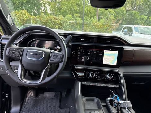 New 2026 GMC Sierra 2500 Denali Ultimate AWD/4WD image 15