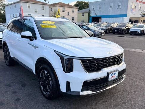 Used 2024 Kia Sorento S AWD/4WD image 2