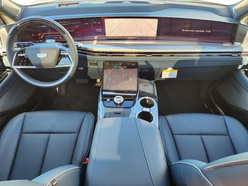 New 2025 Cadillac Escalade IQ Luxury 2 AWD/4WD image 15