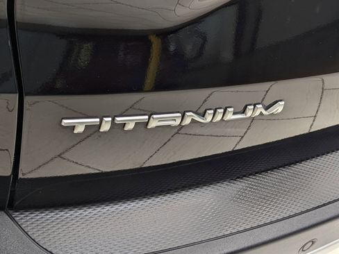 Used 2022 Ford Escape Titanium image 33