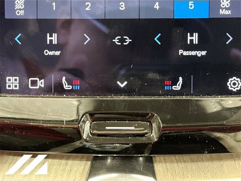 Used 2022 Volvo XC60 B6 Inscription w/ Advanced Package image 19