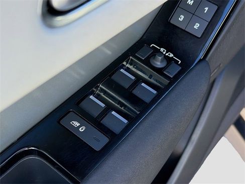 Used 2025 Land Rover Range Rover Velar S image 23