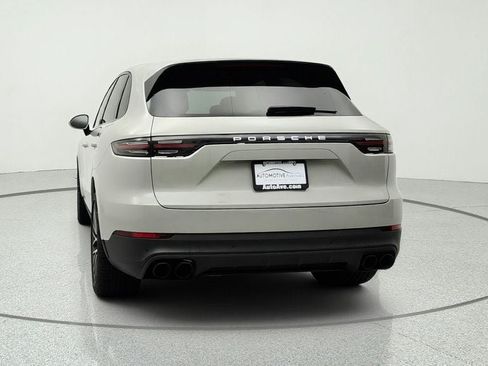 Used 2022 Porsche Cayenne AWD/4WD image 6