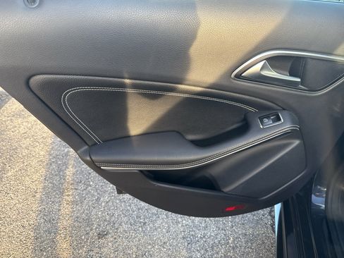 Used 2016 Mercedes-Benz CLA 250 image 28