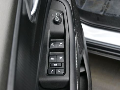 Used 2024 Jeep Grand Cherokee Altitude image 10