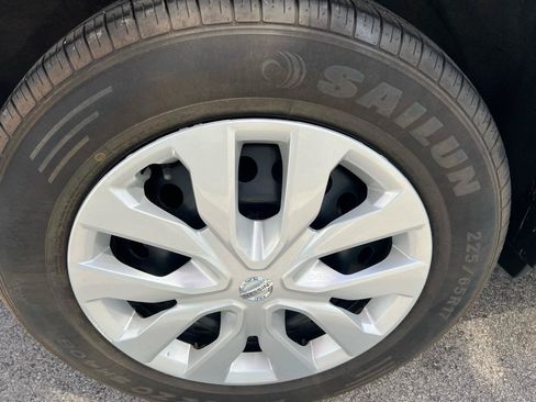 Used 2016 Nissan Rogue S AWD/4WD image 4