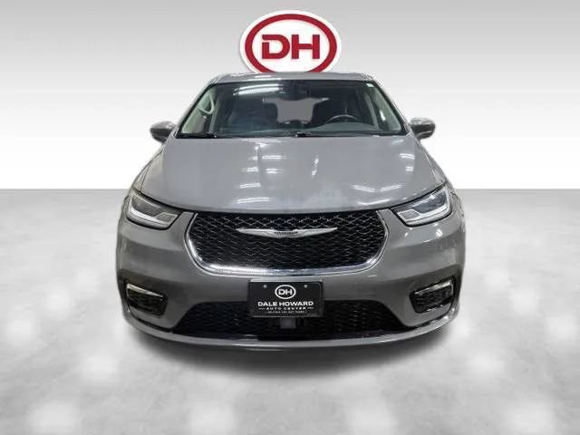 Used 2022 Chrysler Pacifica Touring-L FWD image 7
