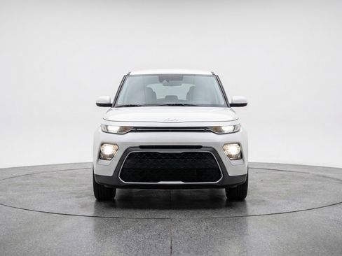 Used 2025 Kia Soul LX w/ LX Technology Package image 2