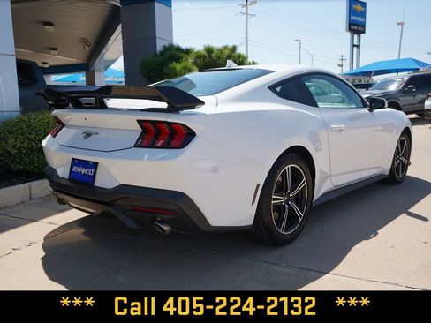 Used 2025 Ford Mustang Coupe RWD image 8