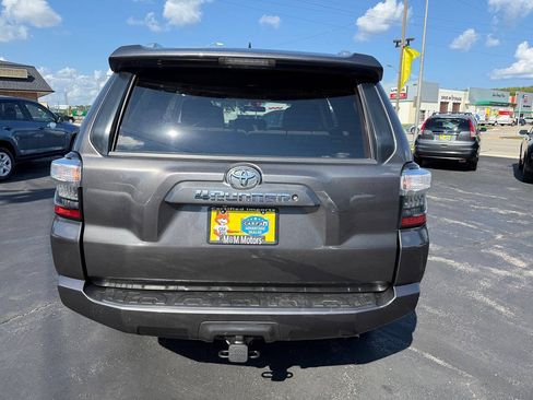 Used 2016 Toyota 4Runner SR5 AWD/4WD image 7
