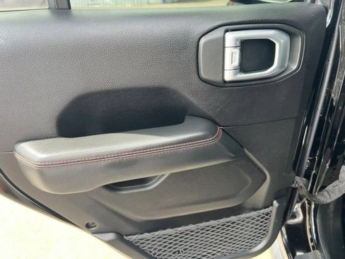 Used 2019 Jeep Wrangler Unlimited Rubicon w/ Advanced Safety Group AWD/4WD image 19