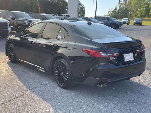 Used 2026 Toyota Camry SE image 4