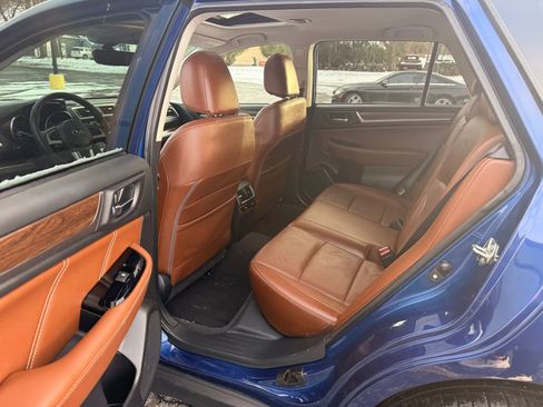 Used 2017 Subaru Outback 3.6R Touring w/ Popular Package #5A image 11