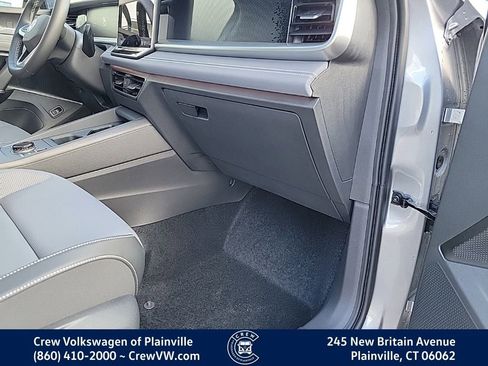 New 2026 Volkswagen Tiguan SE image 42