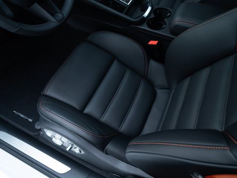 New 2026 Porsche Macan S image 16