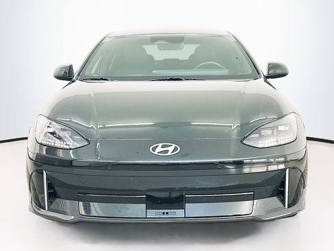 Used 2024 Hyundai Ioniq 6 SEL image 2