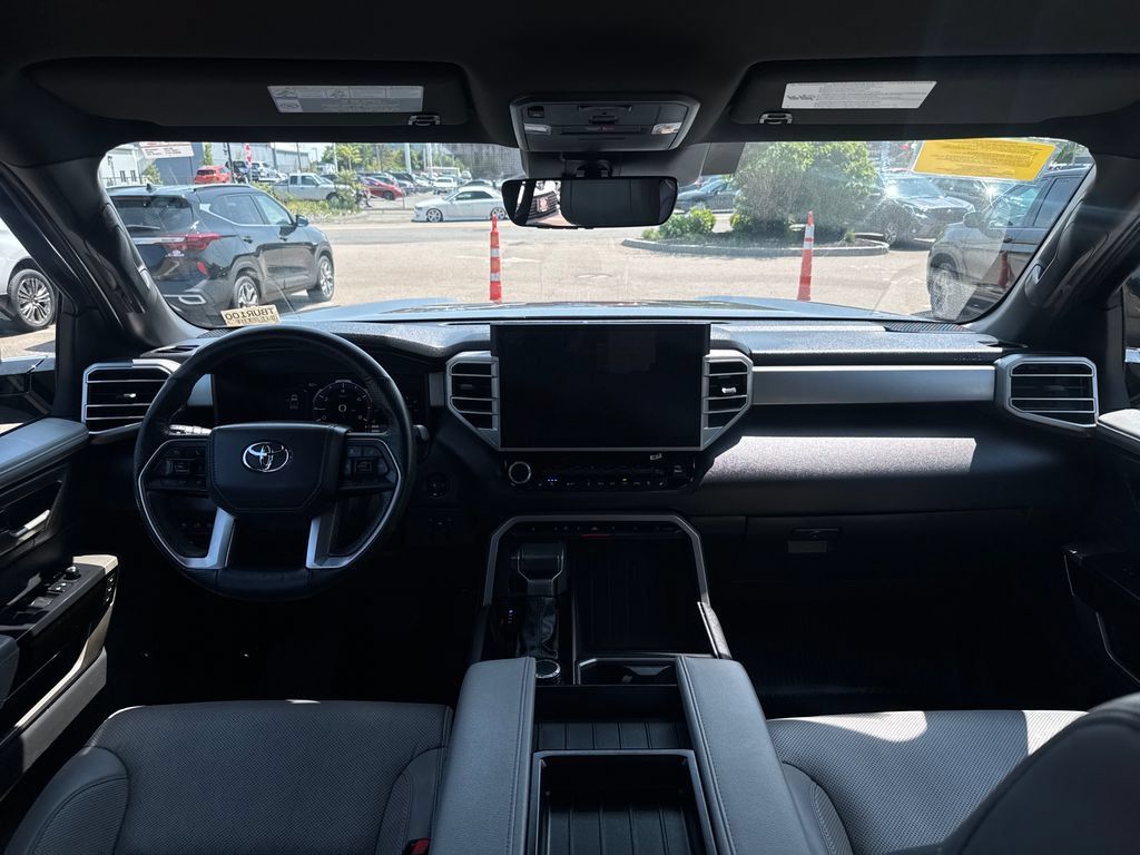 Used 2025 Toyota Tundra Limited AWD/4WD image 12