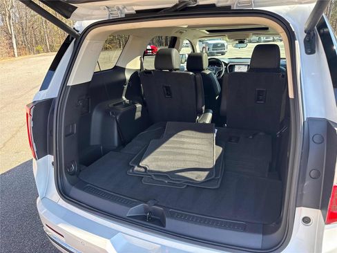 Used 2021 GMC Acadia Denali w/ Denali Technology Package image 30