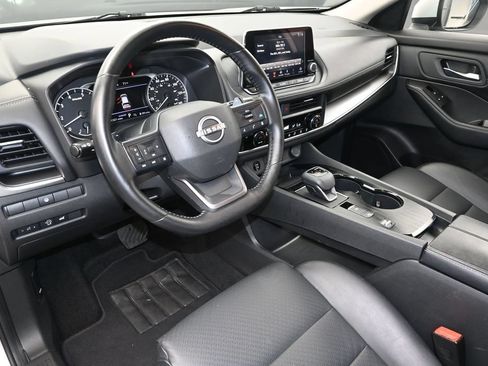 Used 2025 Nissan Rogue SV w/ SV Premium Package FWD image 22