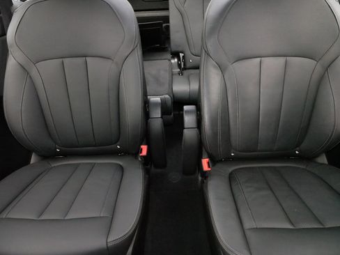 Used 2022 BMW X7 xDrive40i w/ M Sport Package image 13