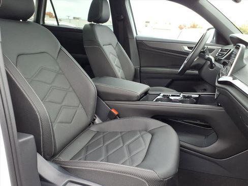 New 2026 Volkswagen Atlas Cross Sport SE image 6