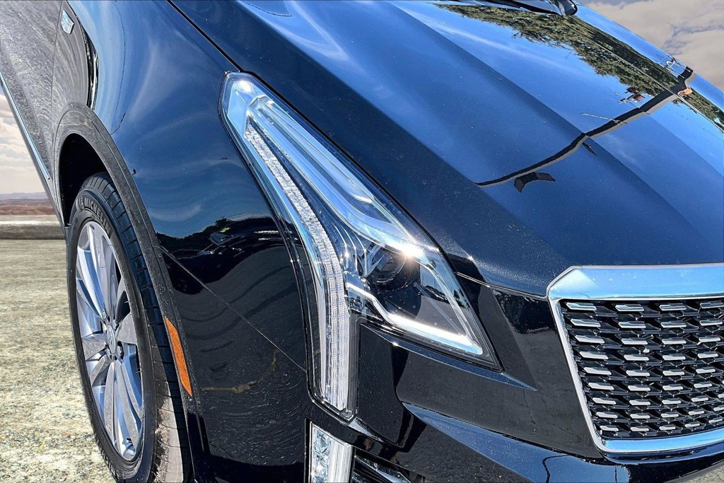 Certified 2025 Cadillac XT5 Premium Luxury FWD image 32