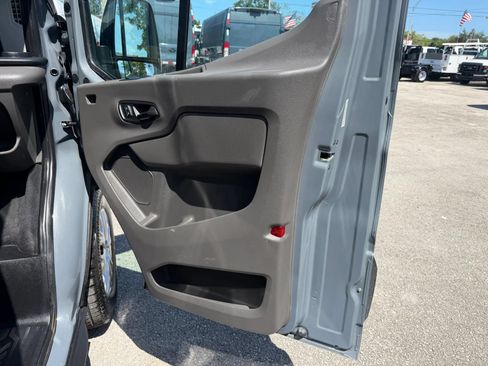 Used 2022 Ford Transit 350 XLT RWD image 17