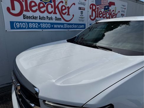 Used 2025 GMC Acadia Elevation FWD image 9