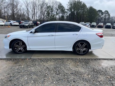 Used 2017 Honda Accord Sport image 7