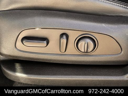 Used 2023 GMC Terrain SLT image 27