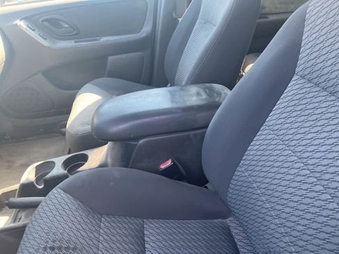 Used 2004 Ford Escape XLT image 24