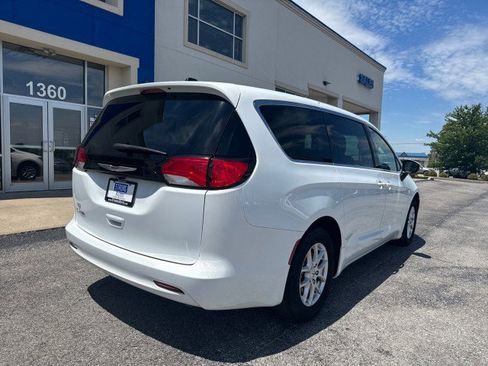 Used 2023 Chrysler Voyager LX FWD image 15