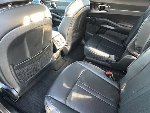 Used 2023 Kia Sorento EX image 24