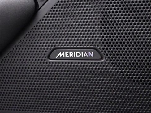 Used 2022 Land Rover Range Rover Velar R-Dynamic S image 42