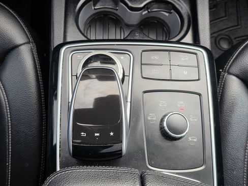 Used 2019 Mercedes-Benz GLS 450 4MATIC image 35
