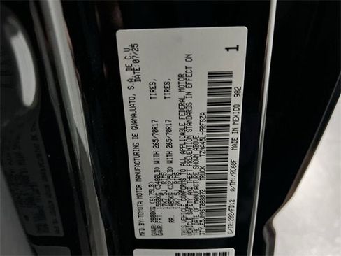 Used 2025 Toyota Tacoma TRD Off-Road image 32