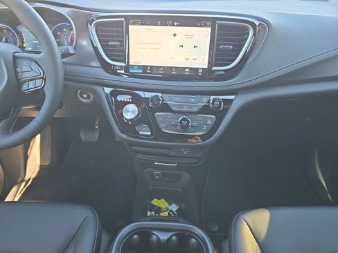 New 2026 Chrysler Pacifica Select w/ S Appearance Package FWD image 11