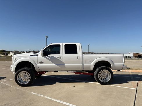 Used 2016 Ford F250 Lariat w/ Lariat Ultimate Package AWD/4WD image 2