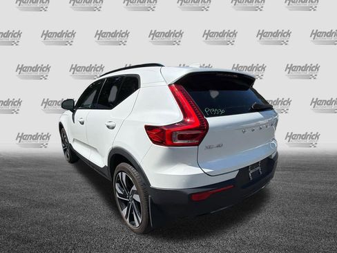 Certified 2023 Volvo XC40 B5 Ultimate w/ Protection Package Premier AWD/4WD image 47